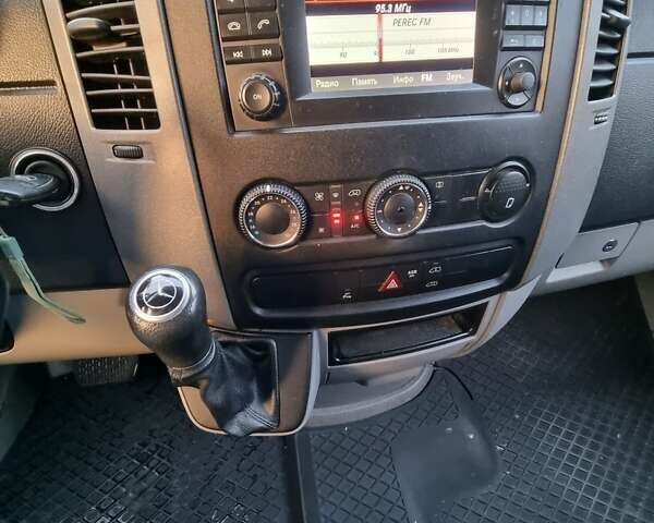 Червоний Мерседес Sprinter, об'ємом двигуна 3 л та пробігом 336 тис. км за 23999 $, фото 10 на Automoto.ua