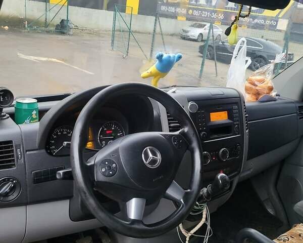 Червоний Мерседес Sprinter, об'ємом двигуна 2.2 л та пробігом 315 тис. км за 15000 $, фото 15 на Automoto.ua