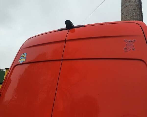 Червоний Мерседес Sprinter, об'ємом двигуна 2.2 л та пробігом 315 тис. км за 15000 $, фото 5 на Automoto.ua