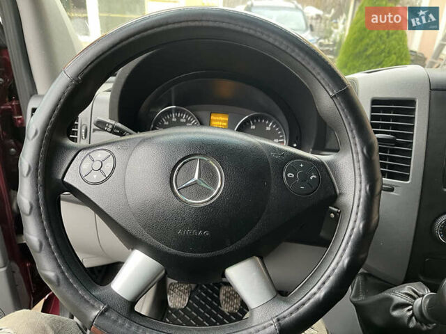 Красный Мерседес Sprinter, объемом двигателя 3.2 л и пробегом 280 тыс. км за 24000 $, фото 18 на Automoto.ua