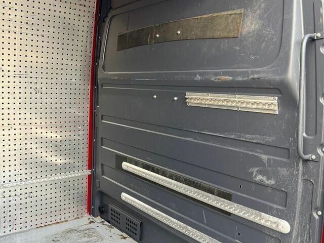 Червоний Мерседес Sprinter, об'ємом двигуна 3 л та пробігом 225 тис. км за 39999 $, фото 12 на Automoto.ua