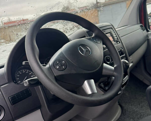 Красный Мерседес Sprinter, объемом двигателя 2.2 л и пробегом 242 тыс. км за 20500 $, фото 10 на Automoto.ua