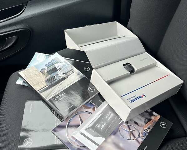 Красный Мерседес Sprinter, объемом двигателя 2.99 л и пробегом 101 тыс. км за 65500 $, фото 48 на Automoto.ua