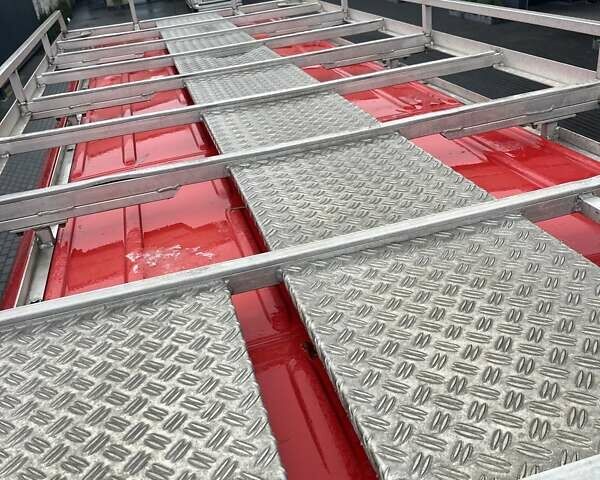 Красный Мерседес Sprinter, объемом двигателя 2.99 л и пробегом 101 тыс. км за 65500 $, фото 9 на Automoto.ua