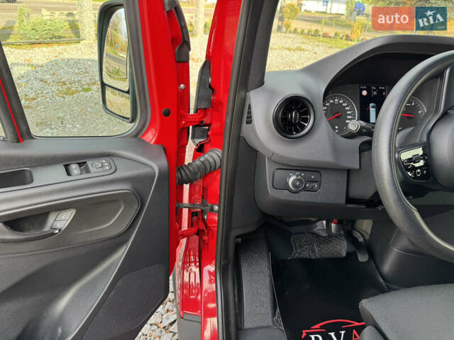 Червоний Мерседес Sprinter, об'ємом двигуна 0 л та пробігом 227 тис. км за 28950 $, фото 13 на Automoto.ua