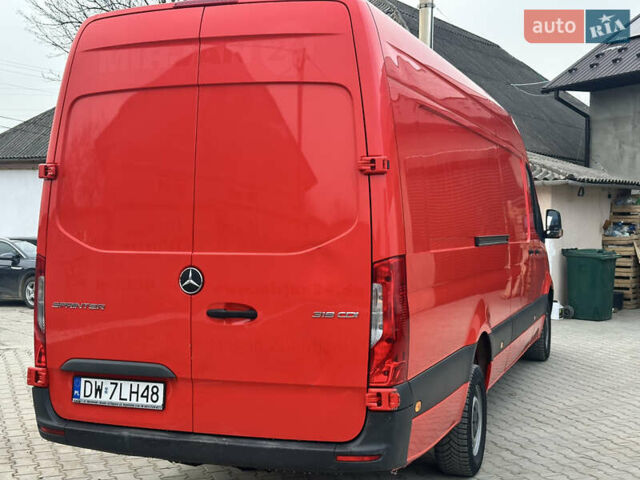 Червоний Мерседес Sprinter, об'ємом двигуна 3 л та пробігом 334 тис. км за 40230 $, фото 3 на Automoto.ua