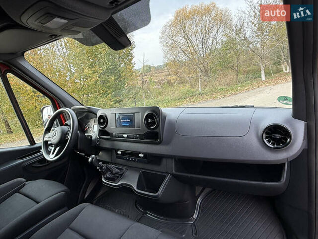 Красный Мерседес Sprinter, объемом двигателя 0 л и пробегом 203 тыс. км за 24900 $, фото 14 на Automoto.ua