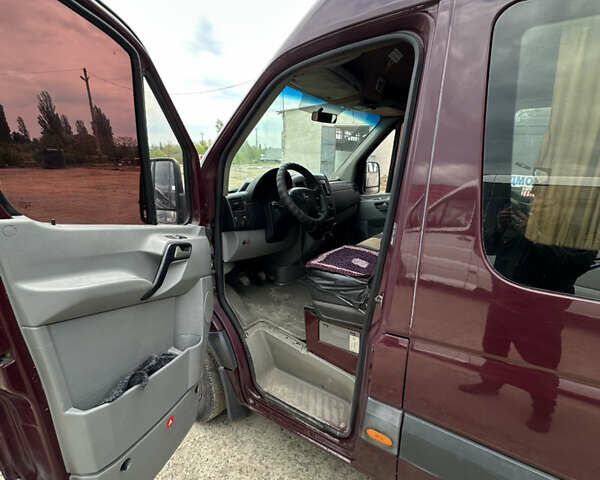 Червоний Мерседес Sprinter, об'ємом двигуна 2.14 л та пробігом 580 тис. км за 15000 $, фото 2 на Automoto.ua