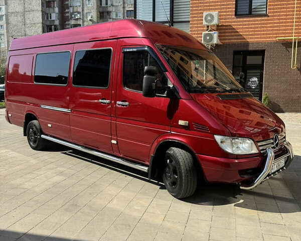 Красный Мерседес Sprinter, объемом двигателя 2.7 л и пробегом 80 тыс. км за 15999 $, фото 4 на Automoto.ua