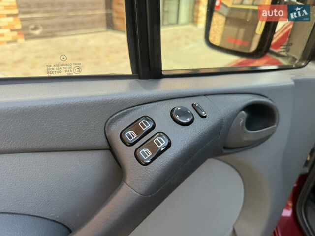 Красный Мерседес Sprinter, объемом двигателя 2.7 л и пробегом 80 тыс. км за 15999 $, фото 23 на Automoto.ua