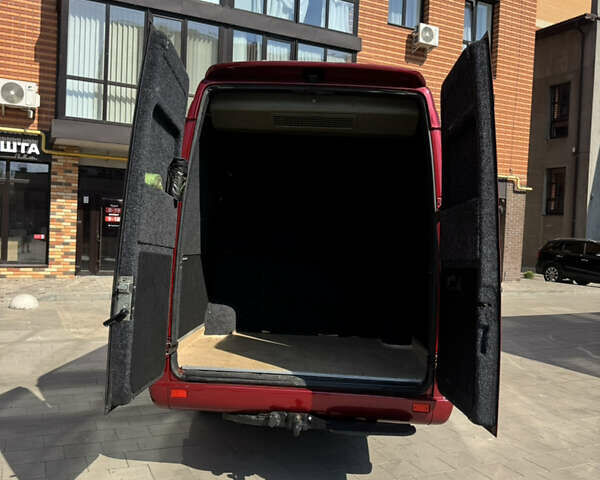 Красный Мерседес Sprinter, объемом двигателя 2.7 л и пробегом 80 тыс. км за 15999 $, фото 10 на Automoto.ua