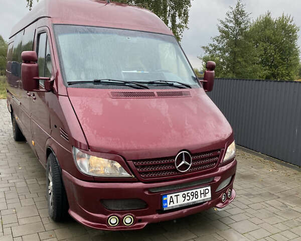 Красный Мерседес Sprinter, объемом двигателя 2.7 л и пробегом 600 тыс. км за 11800 $, фото 5 на Automoto.ua