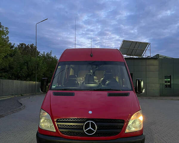 Красный Мерседес Sprinter, объемом двигателя 2.15 л и пробегом 760 тыс. км за 14000 $, фото 18 на Automoto.ua