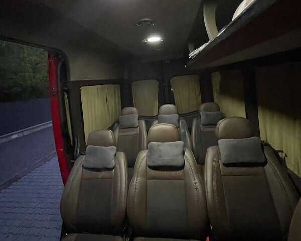 Красный Мерседес Sprinter, объемом двигателя 2.15 л и пробегом 760 тыс. км за 14000 $, фото 21 на Automoto.ua