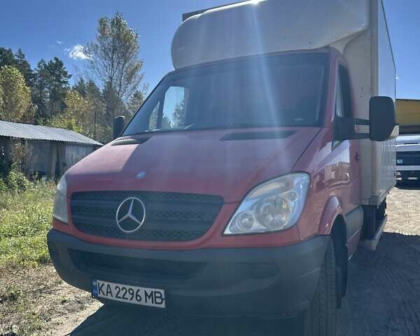 Красный Мерседес Sprinter, объемом двигателя 2.2 л и пробегом 307 тыс. км за 15800 $, фото 4 на Automoto.ua