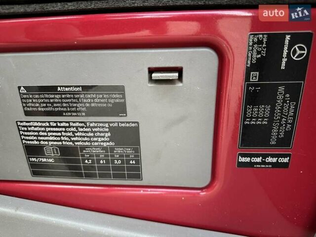 Красный Мерседес Sprinter, объемом двигателя 2.14 л и пробегом 374 тыс. км за 21000 $, фото 3 на Automoto.ua