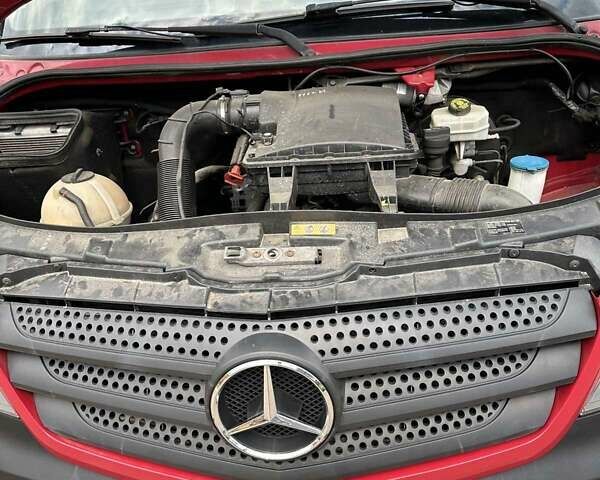 Красный Мерседес Sprinter, объемом двигателя 2.14 л и пробегом 374 тыс. км за 21000 $, фото 1 на Automoto.ua