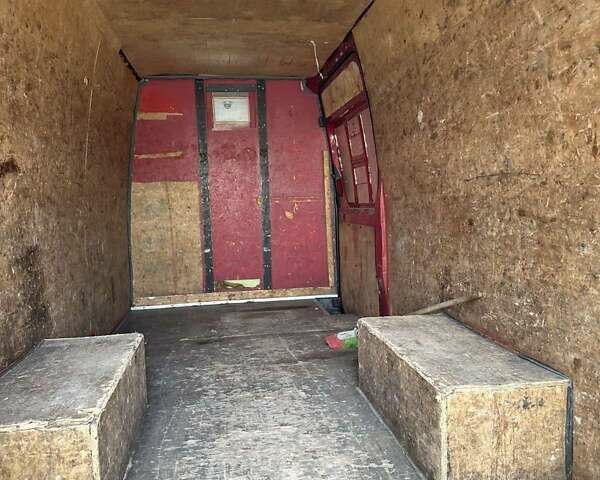Красный Мерседес Sprinter, объемом двигателя 2.14 л и пробегом 374 тыс. км за 21000 $, фото 11 на Automoto.ua