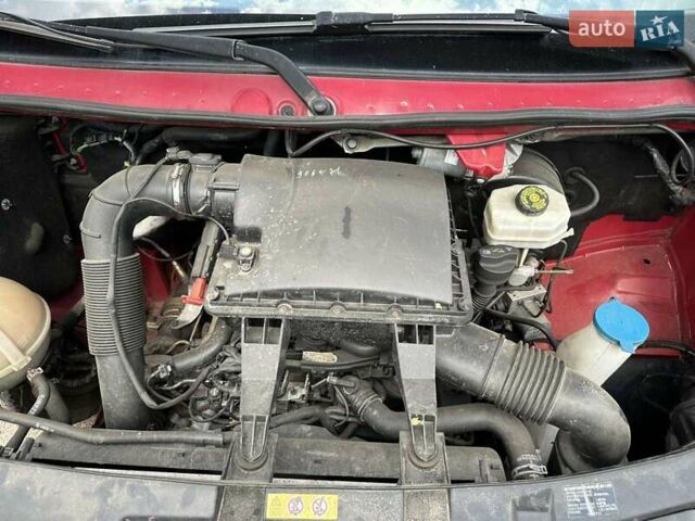 Красный Мерседес Sprinter, объемом двигателя 2.14 л и пробегом 374 тыс. км за 21000 $, фото 5 на Automoto.ua