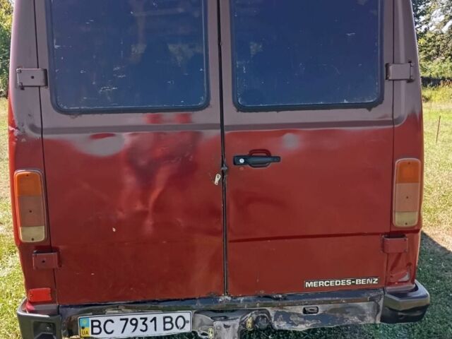 Красный Мерседес Sprinter, объемом двигателя 2 л и пробегом 455 тыс. км за 1600 $, фото 1 на Automoto.ua