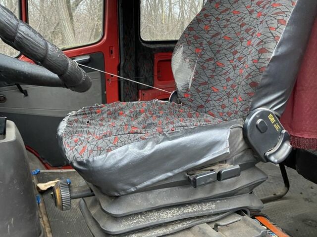 Красный Мерседес Sprinter, объемом двигателя 2.9 л и пробегом 326 тыс. км за 1300 $, фото 1 на Automoto.ua