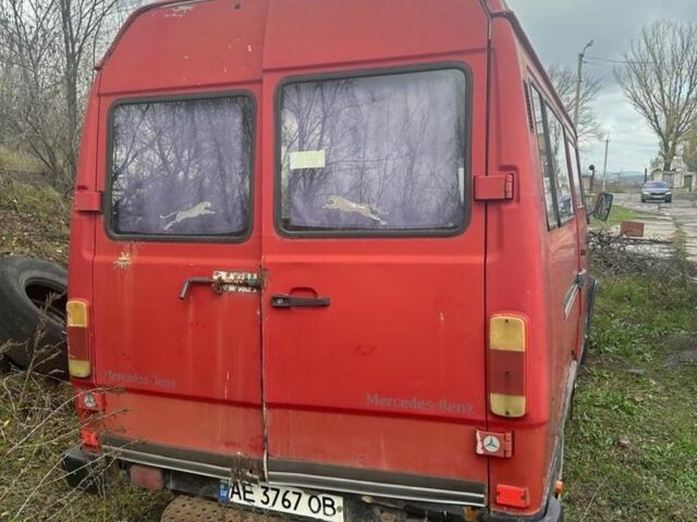Красный Мерседес Sprinter, объемом двигателя 0 л и пробегом 362 тыс. км за 1150 $, фото 1 на Automoto.ua