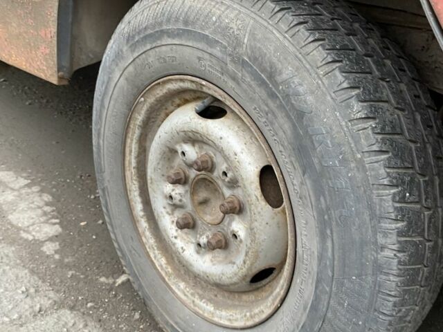 Красный Мерседес Sprinter, объемом двигателя 2.9 л и пробегом 326 тыс. км за 1300 $, фото 3 на Automoto.ua