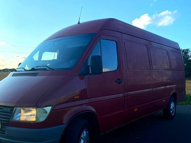 Красный Мерседес Sprinter, объемом двигателя 2.9 л и пробегом 70 тыс. км за 10000 $, фото 2 на Automoto.ua