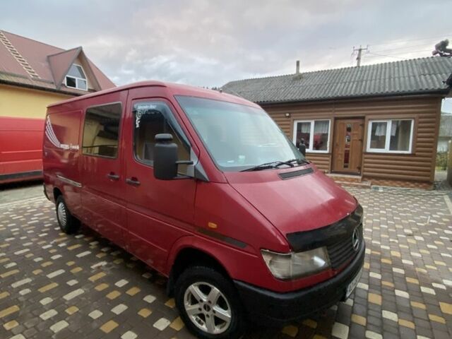 Червоний Мерседес Sprinter, об'ємом двигуна 2.3 л та пробігом 500 тис. км за 4800 $, фото 2 на Automoto.ua