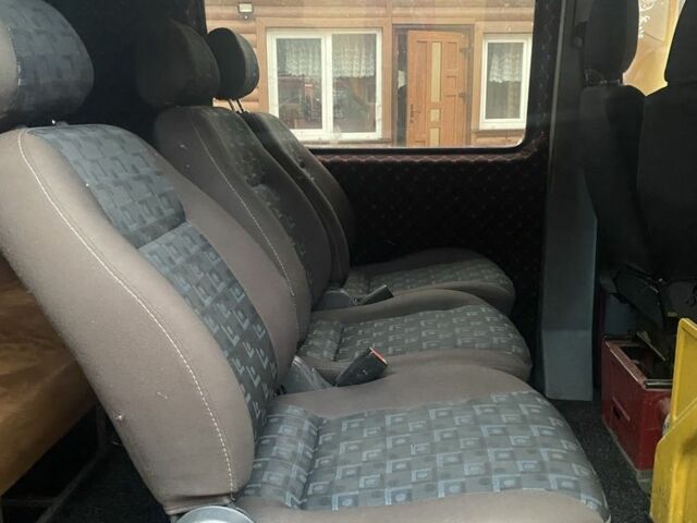Червоний Мерседес Sprinter, об'ємом двигуна 2.3 л та пробігом 500 тис. км за 4800 $, фото 16 на Automoto.ua
