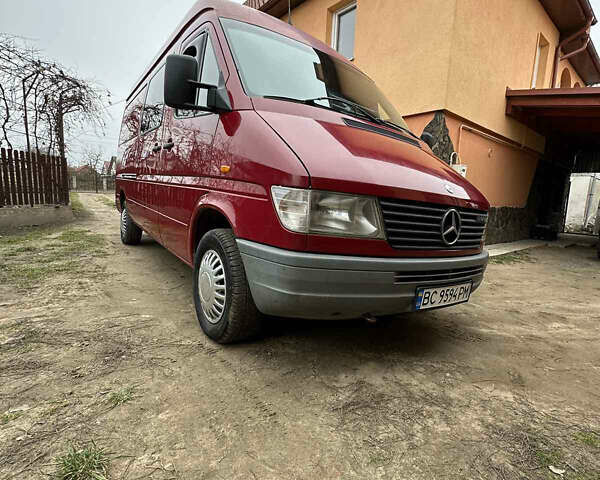 Красный Мерседес Sprinter, объемом двигателя 2.9 л и пробегом 460 тыс. км за 7500 $, фото 1 на Automoto.ua