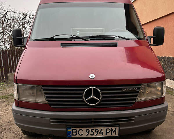 Красный Мерседес Sprinter, объемом двигателя 2.9 л и пробегом 460 тыс. км за 7500 $, фото 3 на Automoto.ua