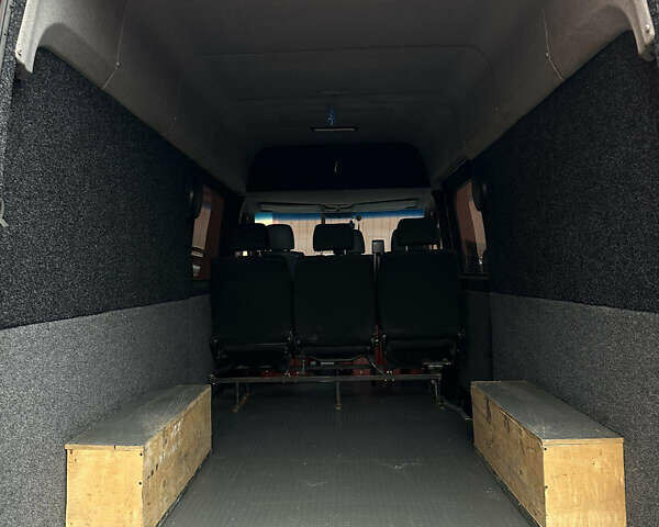 Красный Мерседес Sprinter, объемом двигателя 2.9 л и пробегом 460 тыс. км за 7500 $, фото 18 на Automoto.ua