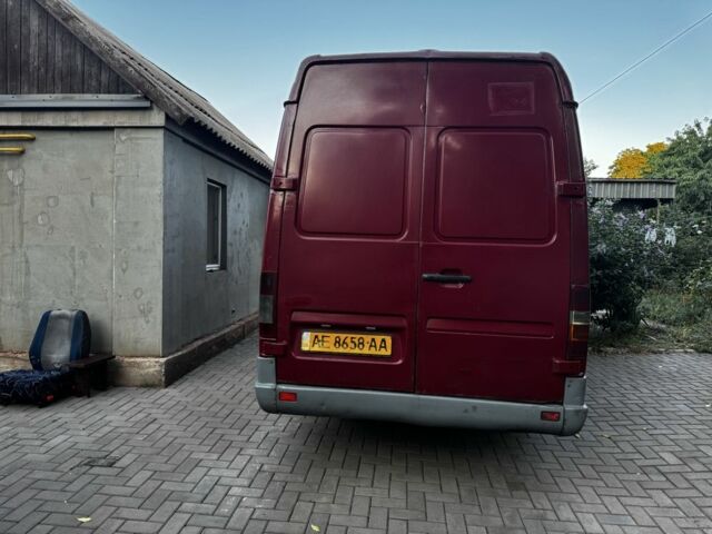 Красный Мерседес Sprinter, объемом двигателя 2.9 л и пробегом 843 тыс. км за 4690 $, фото 7 на Automoto.ua