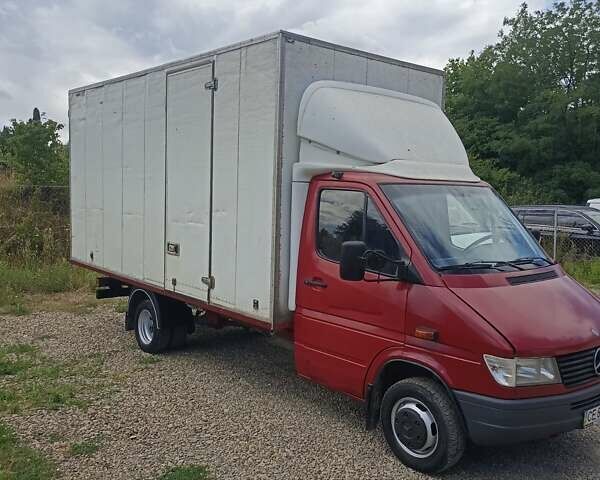 Красный Мерседес Sprinter, объемом двигателя 2.9 л и пробегом 680 тыс. км за 9200 $, фото 8 на Automoto.ua