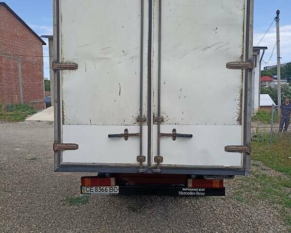 Красный Мерседес Sprinter, объемом двигателя 2.9 л и пробегом 680 тыс. км за 9200 $, фото 10 на Automoto.ua