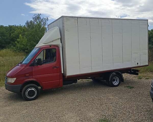Красный Мерседес Sprinter, объемом двигателя 2.9 л и пробегом 680 тыс. км за 9200 $, фото 11 на Automoto.ua