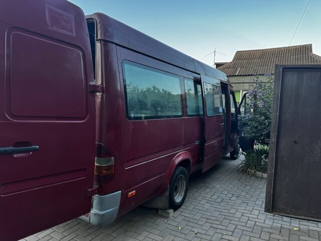 Красный Мерседес Sprinter, объемом двигателя 2.9 л и пробегом 843 тыс. км за 4690 $, фото 3 на Automoto.ua