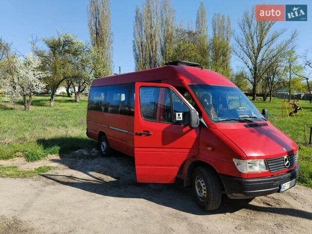 Красный Мерседес Sprinter, объемом двигателя 2.87 л и пробегом 140 тыс. км за 8500 $, фото 1 на Automoto.ua