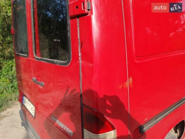 Красный Мерседес Sprinter, объемом двигателя 2.3 л и пробегом 251 тыс. км за 5500 $, фото 4 на Automoto.ua