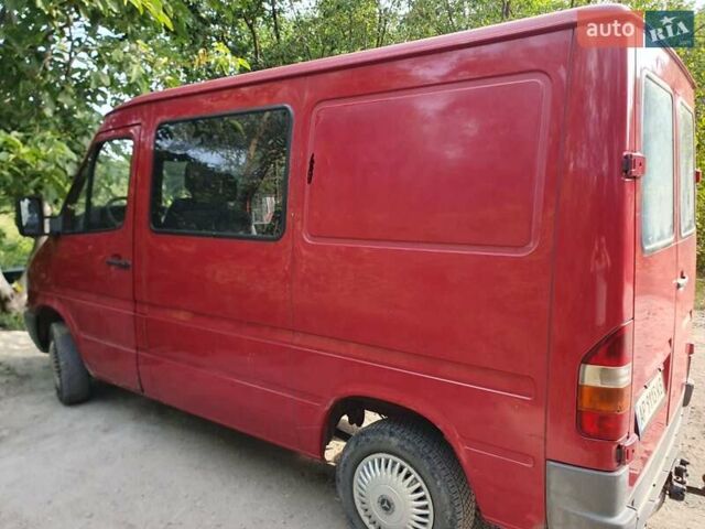 Красный Мерседес Sprinter, объемом двигателя 2.3 л и пробегом 251 тыс. км за 5500 $, фото 6 на Automoto.ua