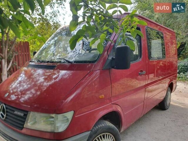 Красный Мерседес Sprinter, объемом двигателя 2.3 л и пробегом 251 тыс. км за 5500 $, фото 1 на Automoto.ua