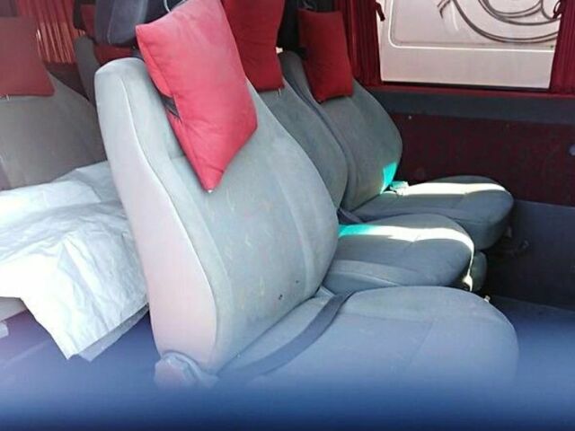 Червоний Мерседес Sprinter, об'ємом двигуна 2.9 л та пробігом 320 тис. км за 6000 $, фото 4 на Automoto.ua