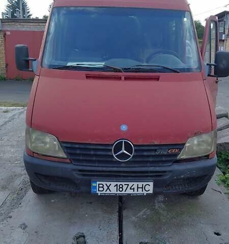 Красный Мерседес Sprinter, объемом двигателя 2.2 л и пробегом 390 тыс. км за 5800 $, фото 8 на Automoto.ua
