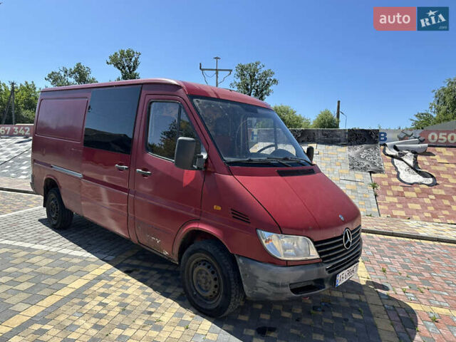 Красный Мерседес Sprinter, объемом двигателя 2.15 л и пробегом 485 тыс. км за 4000 $, фото 8 на Automoto.ua