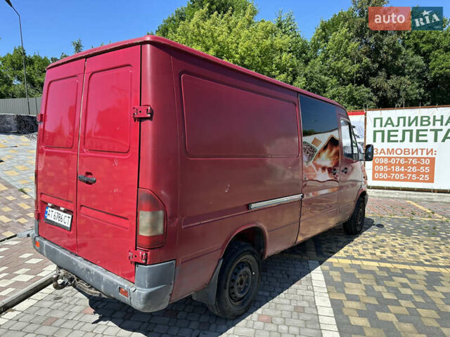 Красный Мерседес Sprinter, объемом двигателя 2.15 л и пробегом 485 тыс. км за 4000 $, фото 6 на Automoto.ua