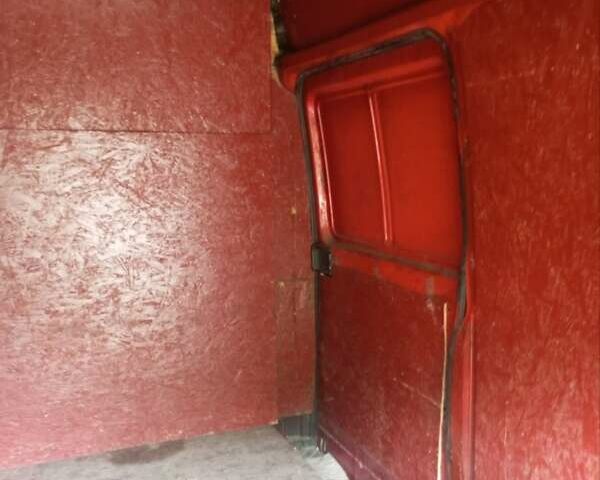 Червоний Мерседес Sprinter, об'ємом двигуна 2.15 л та пробігом 400 тис. км за 6200 $, фото 5 на Automoto.ua