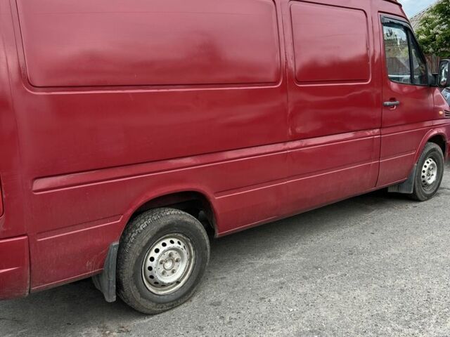 Красный Мерседес Sprinter, объемом двигателя 2.1 л и пробегом 500 тыс. км за 7500 $, фото 2 на Automoto.ua