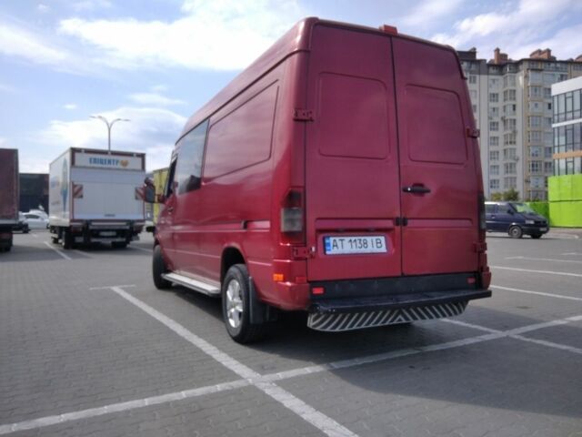 Красный Мерседес Sprinter, объемом двигателя 2.1 л и пробегом 650 тыс. км за 7400 $, фото 2 на Automoto.ua