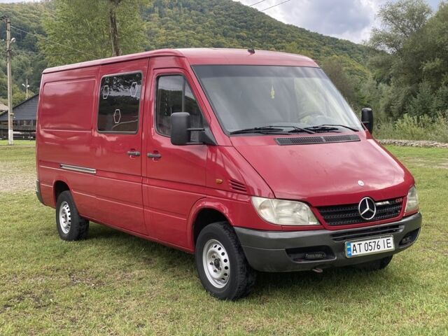 Червоний Мерседес Sprinter, об'ємом двигуна 2.1 л та пробігом 700 тис. км за 7880 $, фото 2 на Automoto.ua